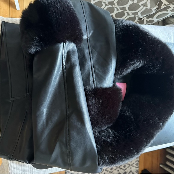 Azalea Wang Gisele Faux Leather & Faux Fur Trim Black Jacket Sz L - Picture 16 of 16